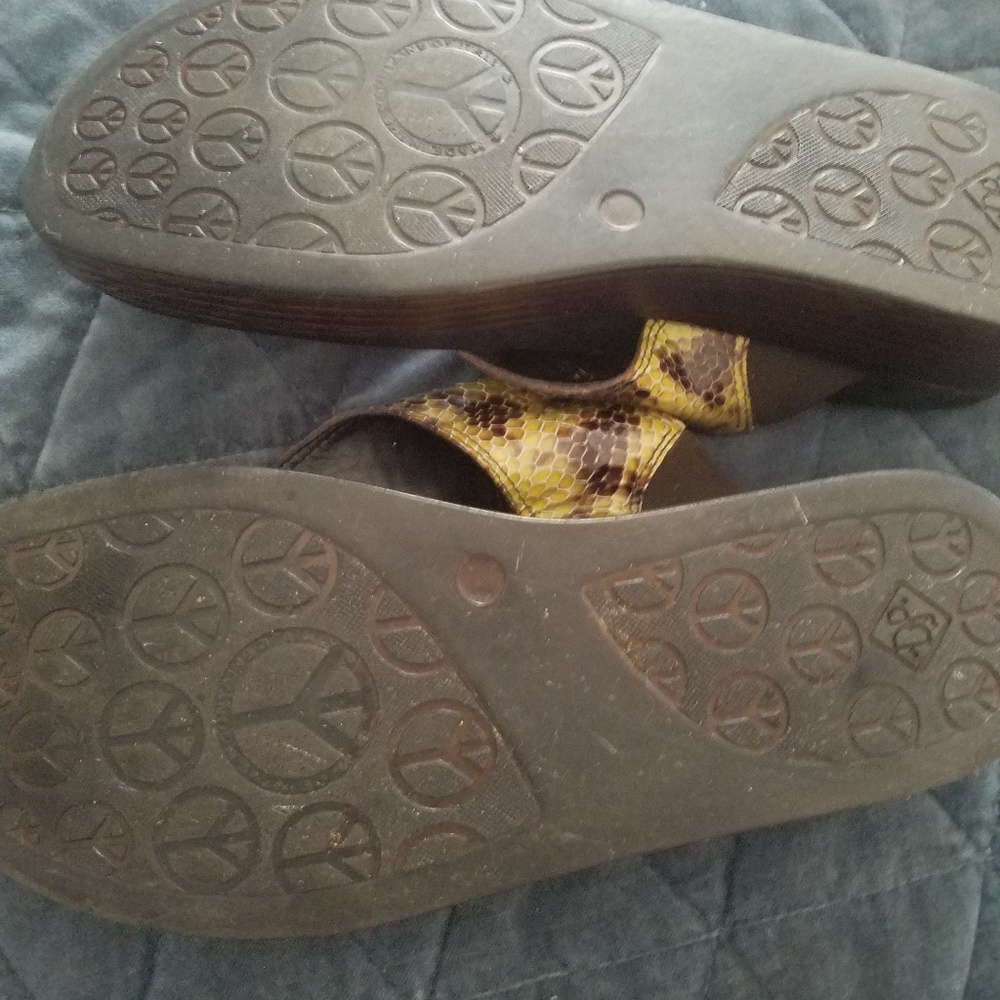 Sandals - Picture 3 of 3